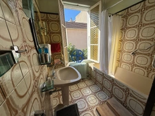 Maison bourgeoise de 144m² + combles à rafraichir / 650m² de terrain.