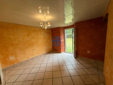 Ferme sur 900 m2 de terrain