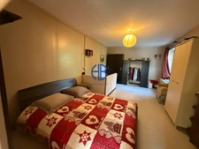 Maison avec dépendances sur 5050 m2 de terrain