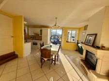 Maison avec dépendances sur 5050 m2 de terrain