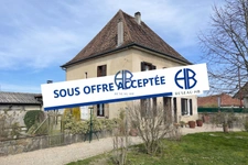 Maison de caractère d'environ 180 m² habitables, en pisé