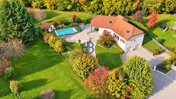 Maison Corbelin 6 pièces 196 m2 avec sous sol complet de 200M2