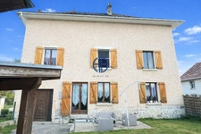 Grande Maison Dauphinoise 5 pièces avec combles aménageables.
