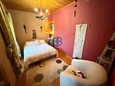 Maison de caractère d'environ 180 m² habitables, en pisé