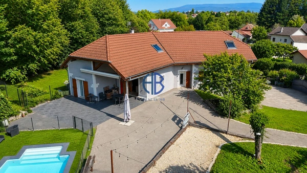 Maison Corbelin 6 pièces 196 m2 avec sous sol complet de 200M2
