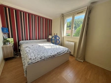 maison mitoyenne sur deux niveaux avec terrain