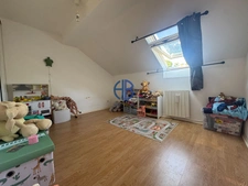 maison mitoyenne sur deux niveaux avec terrain