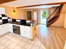 RÉGNY  Maison de village rénovée avec terrasse  94,20 m²  4 chambres