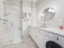 Rue de Turenne, grand T3 avec balcon, ascenseur, vue dégagée...