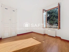 Centre-ville, appartement lumineux avec 2 chambres et cave,...