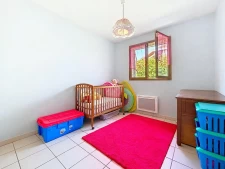 Rare, maison de plain-pied, 4 chambres au calme, avec piscin...