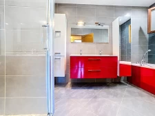 Rare, maison de plain-pied, 4 chambres au calme, avec piscin...