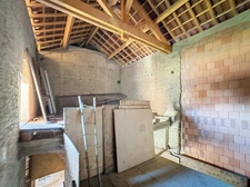 Rare, hauteur de Voiron, maison avec grange attenante, au ca...