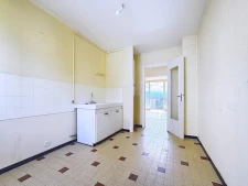 A 6 points du DPE D, T3 à rénover, belle surface, vue magnif...