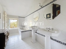 Maison en pierre de 150 m² avec grange de 100 m² au sol, au...