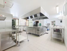 Auberge restaurant en pierre avec cuisine professionnelle, p...