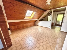 T3 à rafraîchir 69 m2 au sol, jardin, parkings