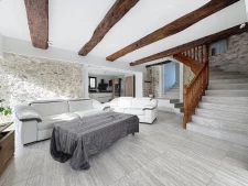 Propriété sur 10340 m² vue sur la Sure au calme, hangar, box...