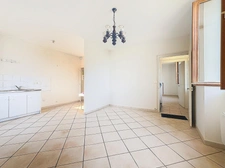 Rare, hauteur de Voiron, maison avec grange attenante, au ca...