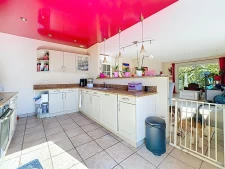 Rare, maison de plain-pied, 4 chambres au calme, avec piscin...