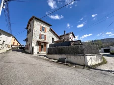 Maison au cœur du vieux bourg de Coublevie, jardin, 4 chambr...