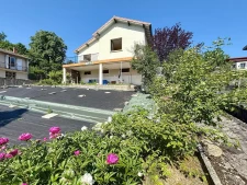 Maison avec vue Chartreuse et terrain, Voiron centre à pied,...