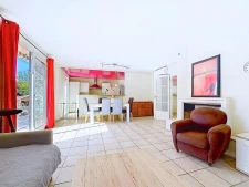 Rare, maison de plain-pied, 4 chambres au calme, avec piscin...