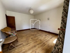 Propriété de caractère avec vaste maison 'pierre' et dépenda 4