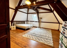 VASTE QUERCYNOISE près de 239m2 avec 6 chambres sur trois ni 6