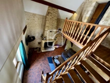 Propriété de caractère avec vaste maison 'pierre' et dépenda 8