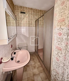 Charmante maison de 84 m2 3 chambres, deux garages parc clos 10