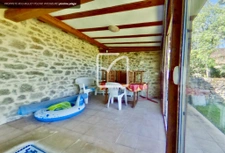 Propriété d'exception avec piscine intérieure et espace bien 19