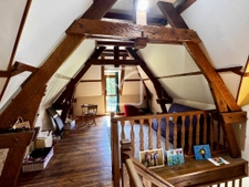 Propriété de caractère avec vaste maison 'pierre' et dépenda 9