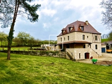  Exclusif ! Le goût du parfait à 40mn de Sarlat. Propriété a 4