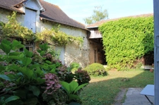 Charmante maison de village à rénover, située au coeur à Voun