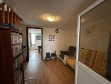 Maison de bourg bien située, avec jardin et potentiel d'amén