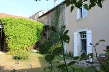 Charmante maison de village à rénover, située au coeur à Voun