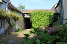 Charmante maison de village à rénover, située au coeur à Voun