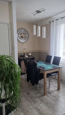 Maison lumineuse avec sous-sol