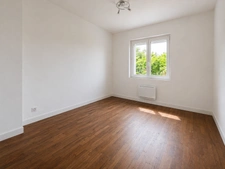 Maison lumineuse avec sous-sol