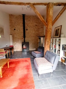 BELLE RENOVATION EN PIERRE ET POUTRES APPARENTES