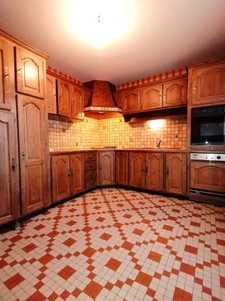 A SAISIR : MAISON SUR SOUS SOL A 10 MINUTES DU CENTRE VILLE 