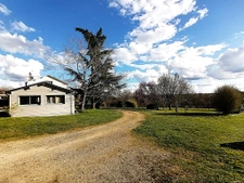 ANCIENNE MAISON DE MAITRE AVEC APPARTEMENTS ET DEPENDANCES E