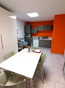 LOCAL COMMERCIAL A TRANSFORMER EN APPARTEMENT