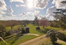 ANCIENNE MAISON DE MAITRE AVEC APPARTEMENTS ET DEPENDANCES E