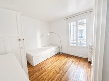 PARIS 17 - RUE DES RENAUDES 1