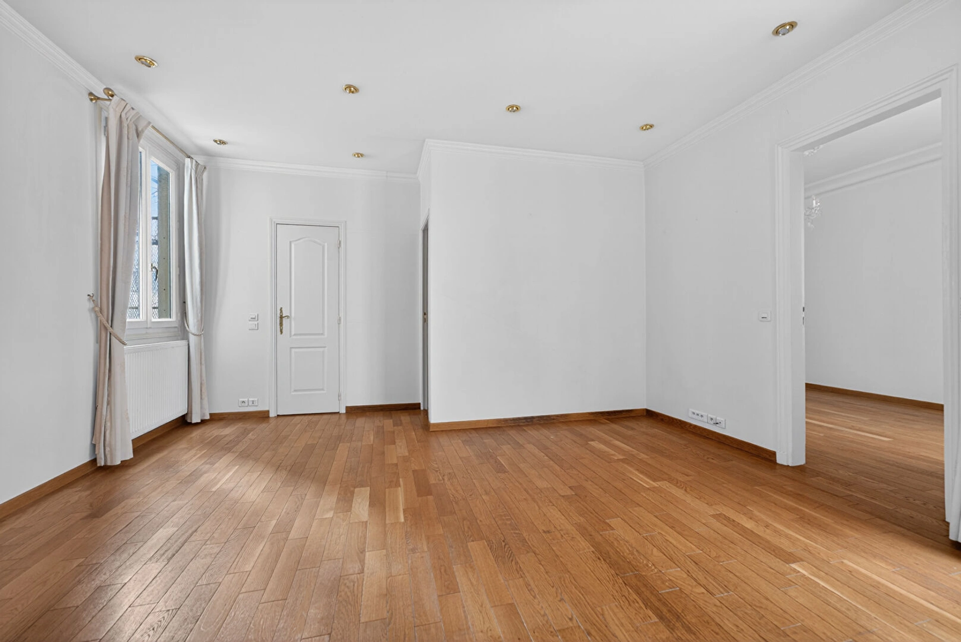 PARIS 17 - RUE DE COURCELLES 8
