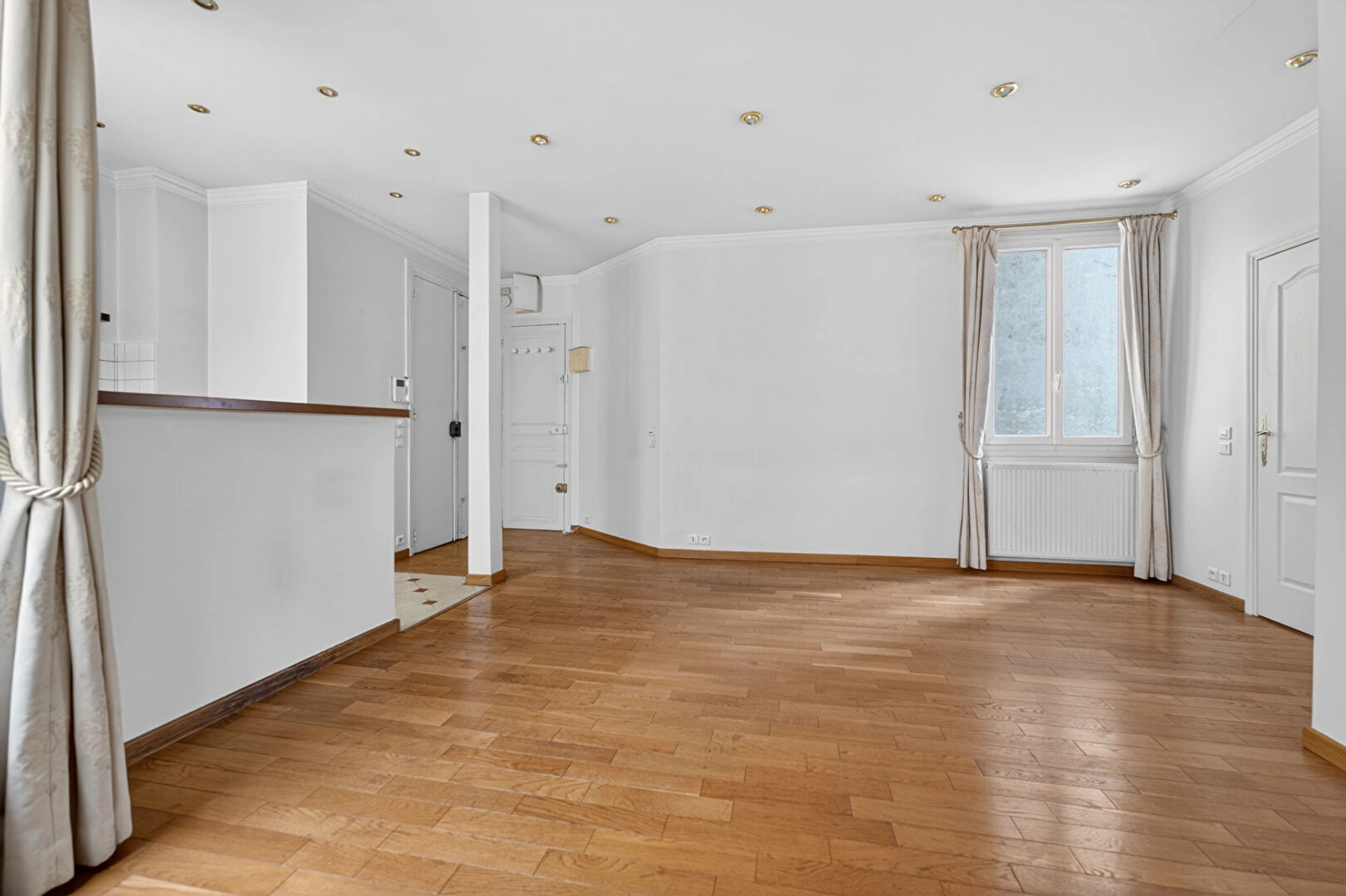 PARIS 17 - RUE DE COURCELLES 2