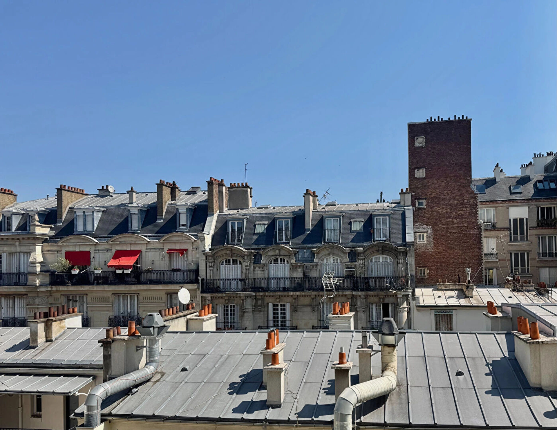 PARIS 17 - RUE DES RENAUDES 7