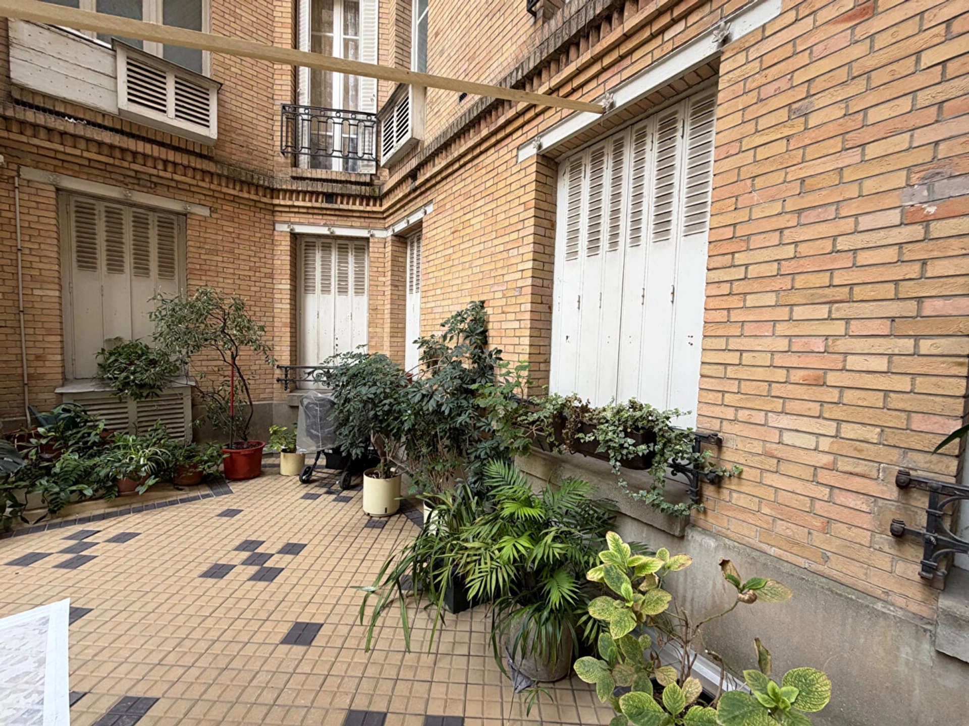 PARIS 17- RUE LAUGIER 13